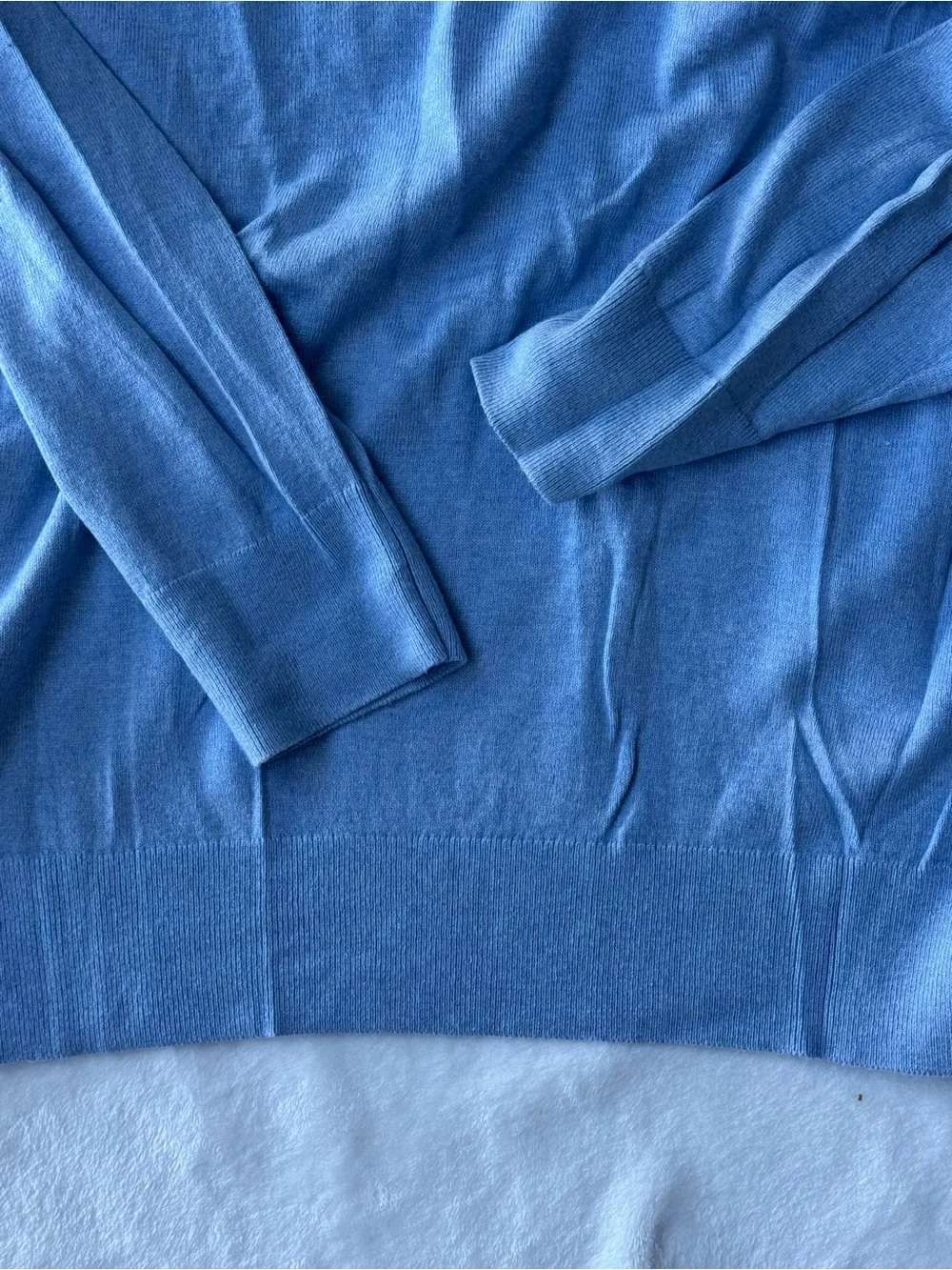 Banana Republic Men's Sky Blue V-Neck Sweater